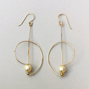 Airy Statement Earring Gold-filled wire with Glass Pearl